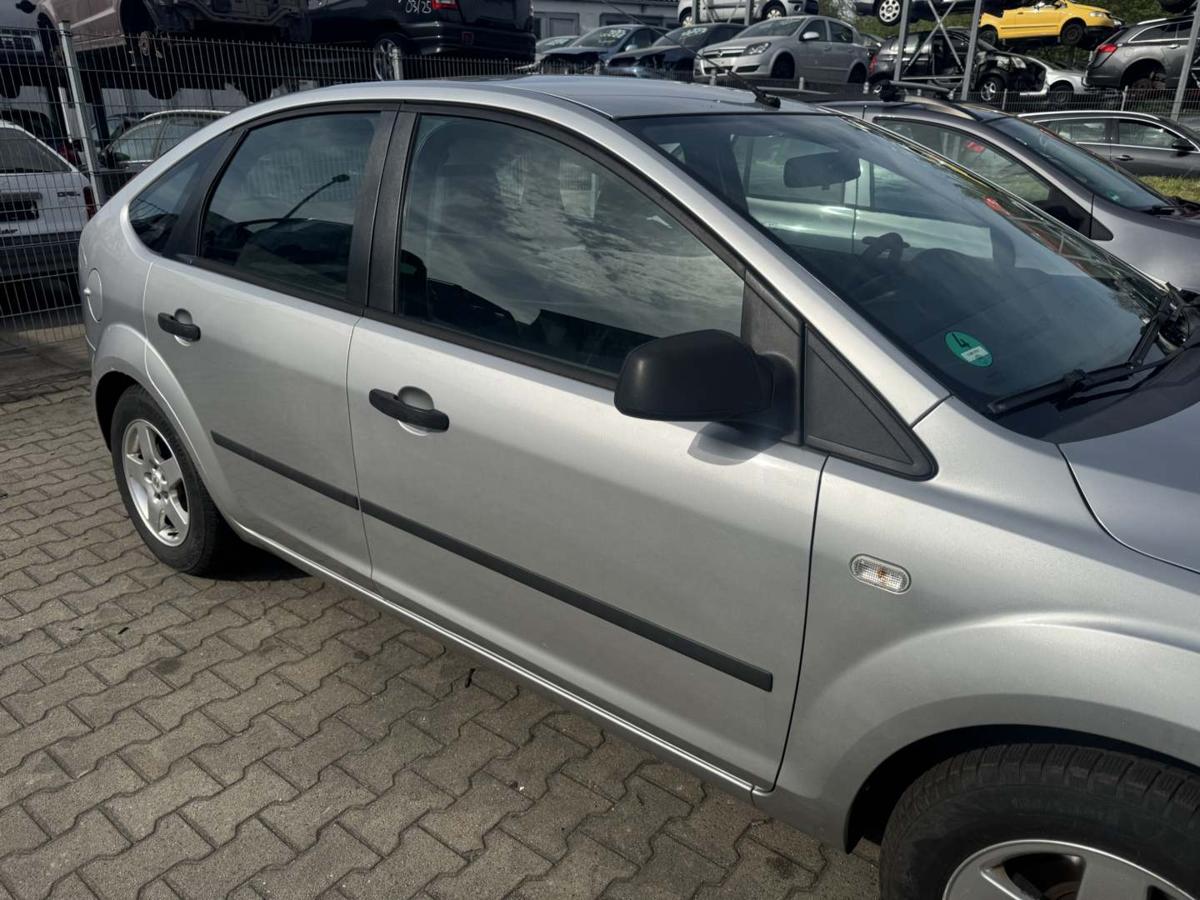 Ford Focus 2 original T&uuml;r vorn rechts Polar Silber 5-T&uuml;rer Rohbau Bj.2005